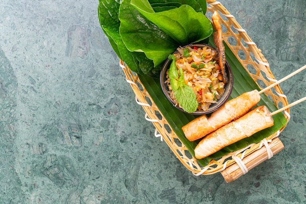 Ensalada de pomelo con salmón a la plancha