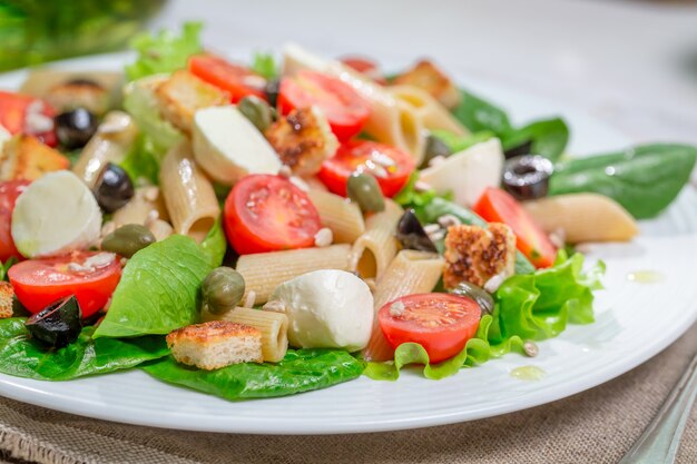 Ensalada de queso feta y aceitunas