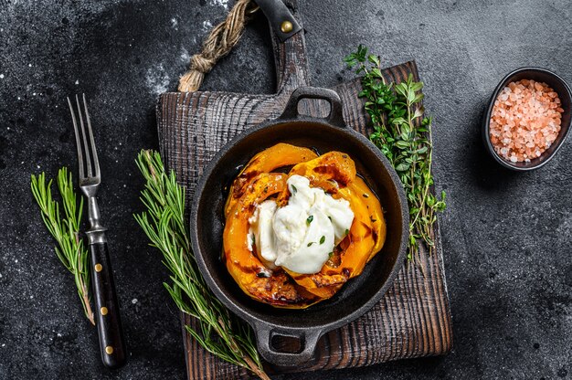 Ensalada de queso mozzarella y calabaza al horno