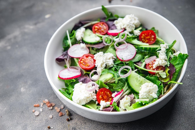 Ensalada queso vegetal rábano tomate pepino lechuga verde mezcla verde comida bocadillo