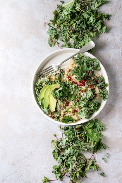 Ensalada De Quinua Con Col Rizada