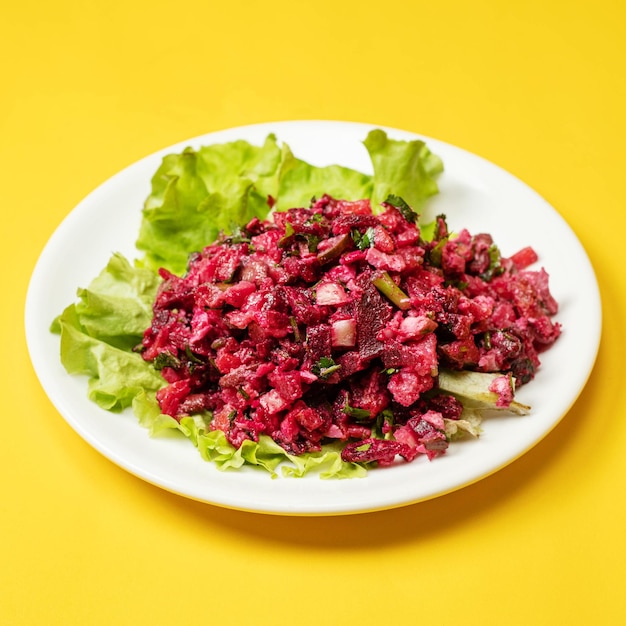 ensalada con remolacha y queso