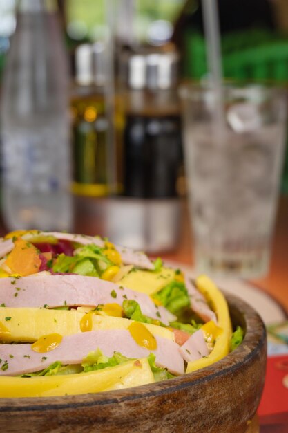 Foto ensalada en un restaurante