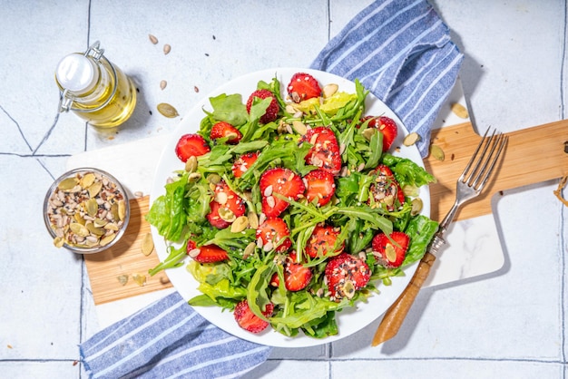 Ensalada de rúcula de fresa