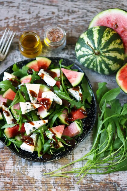 Ensalada de sandía, rúcula y queso blanco