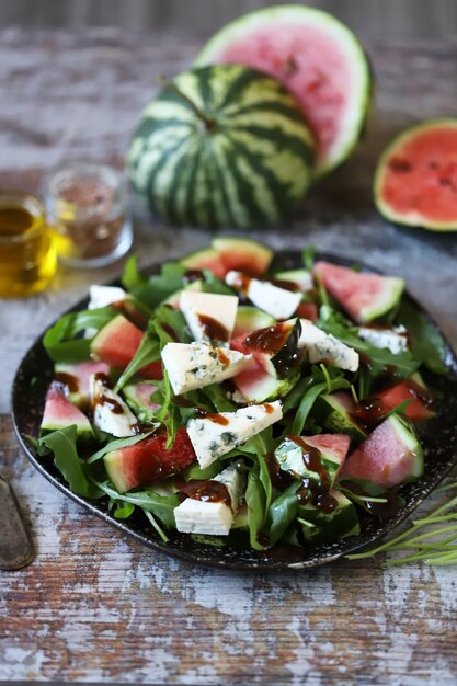 Ensalada de sandía, rúcula y queso blanco