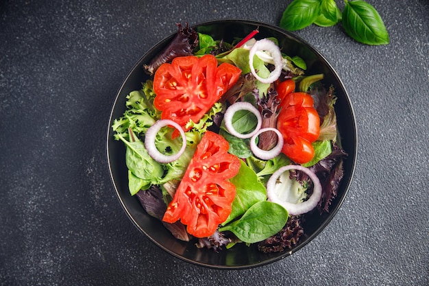 ensalada tomate rojo vegetal plato fresco comida saludable comida bocadillo en la mesa espacio de copia comida