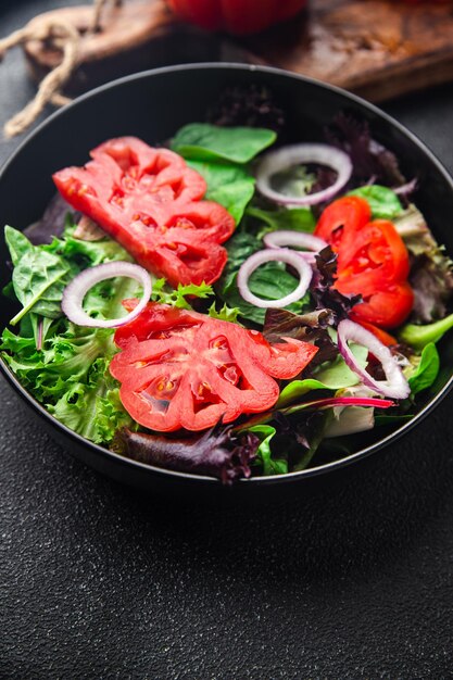 ensalada tomate rojo vegetal plato fresco comida saludable comida bocadillo en la mesa espacio de copia comida