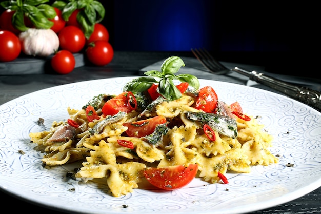 Foto ensalada con tomates y mozzarella