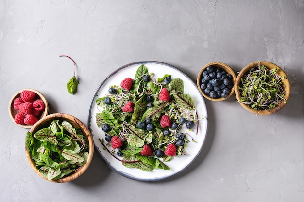 Ensalada Verde Con Bayas