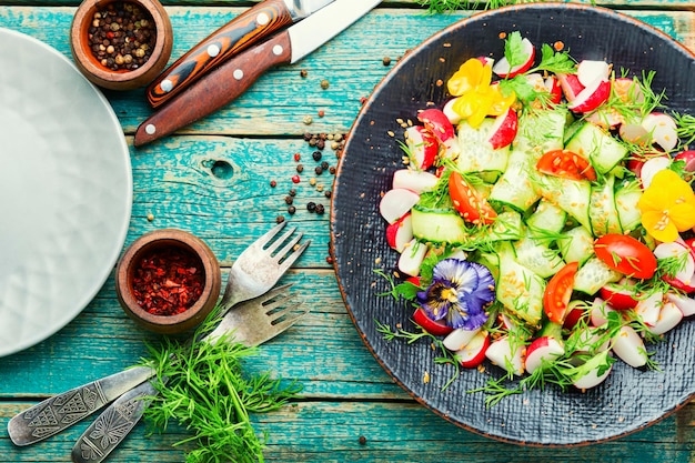 Ensalada de verduras saludables, comida sana