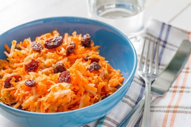 Ensalada De Zanahoria Con Pasas Y Manzana