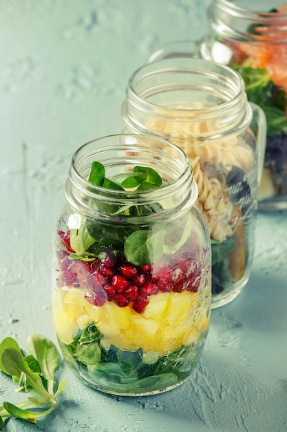 Ensaladas en tarros de masón