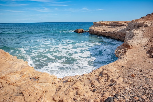 Enseada com areia e oceano esmeralda praia Ilhas Canárias Espanha Conceito de férias e viagens