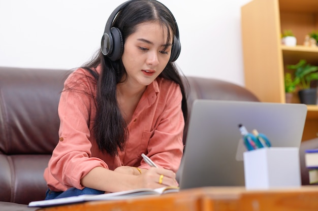 Enseñanza y aprendizaje en el hogar