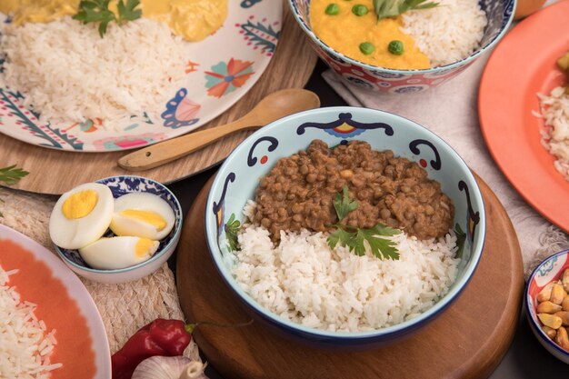 Foto ensopado de lentilhas mesa de bufê tradicional de comida caseira do peru