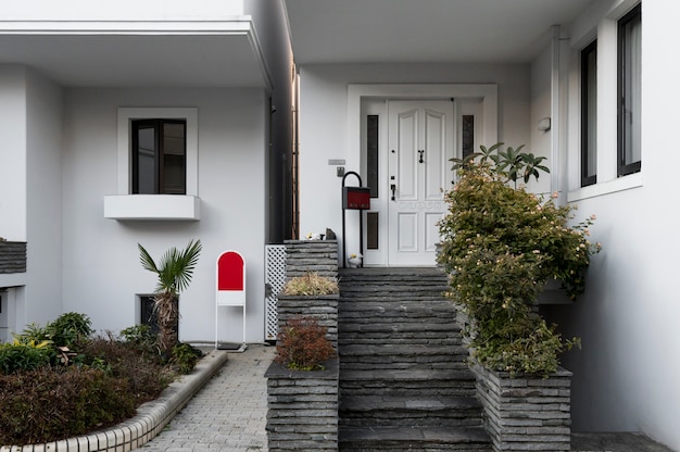 Entrada da casa no Japão com escadas