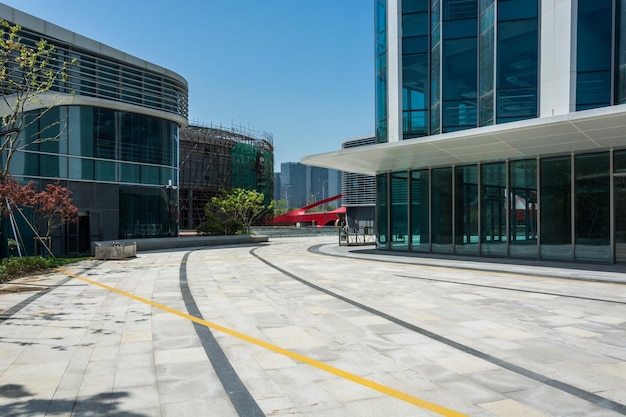 Foto entrada do prédio de escritórios moderno