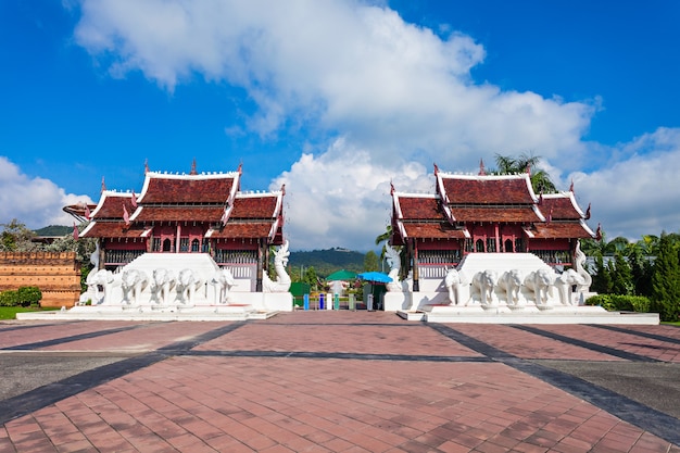 Entrada do Royal Park Rajapruek perto de Chiang Mai, Tailândia