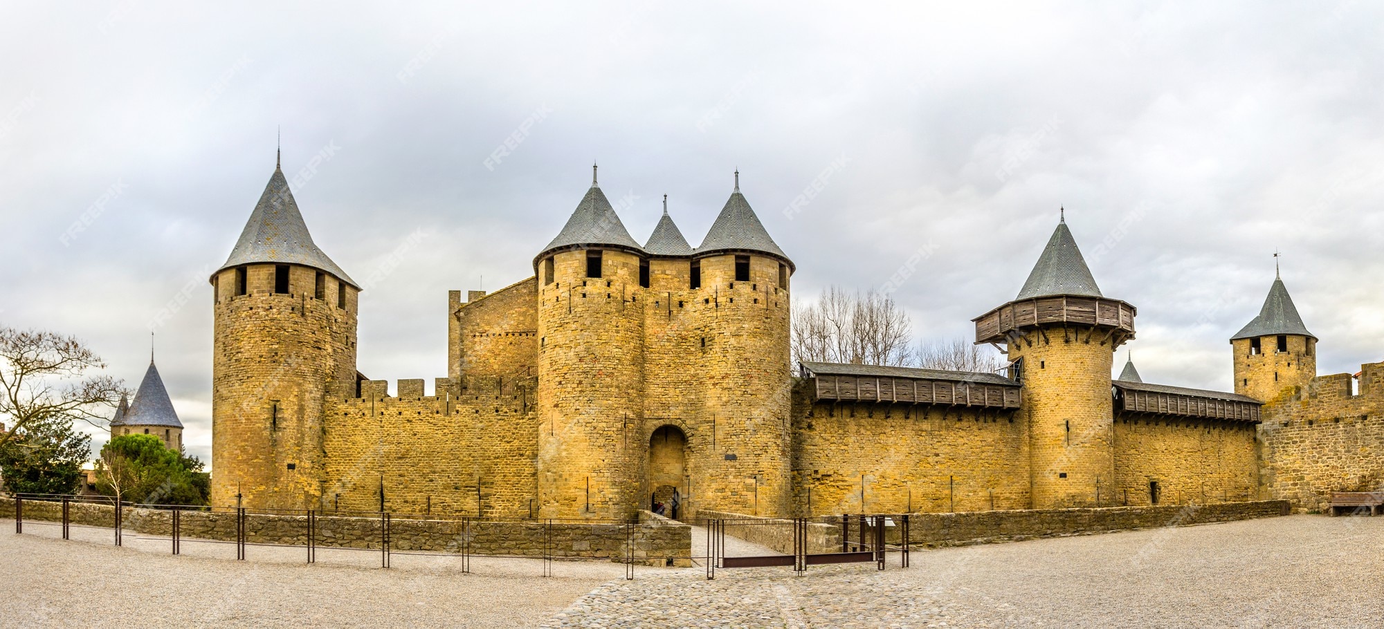 Jogo De Mesa Da Estratégia, Grupo Inspirado Pela Cidade Medieval De  Carcassonne Em França Imagem de Stock Editorial - Imagem de figuras, azul:  147917729