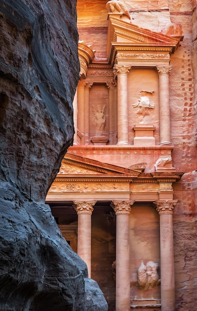 Entrada del tesoro de Al Khazneh en Petra, Jordania