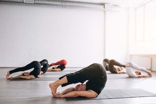 Entrenador de yoga