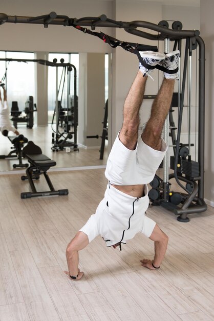 Entrenamiento de correas TRX