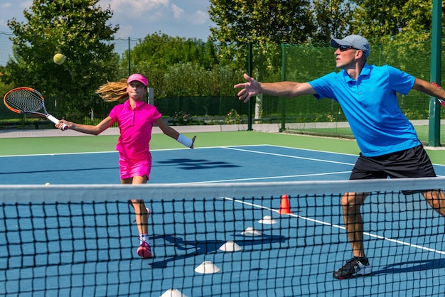 Foto entrenamiento de tenis