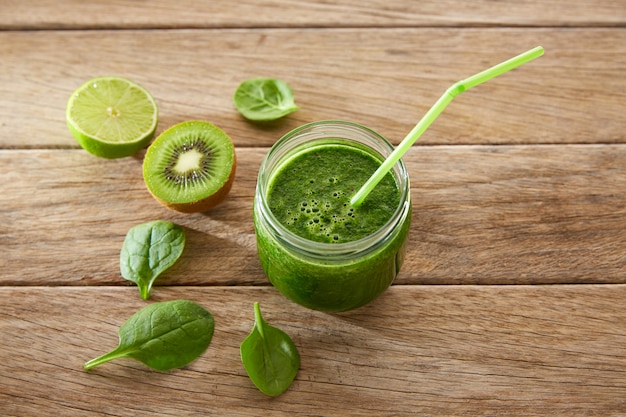 Entschlackungsrezept für grünen Saft