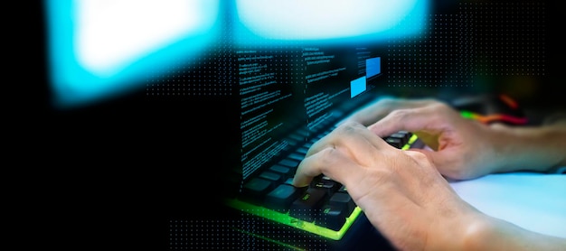 Entwicklung von Computercode für Systemoperationen Programmierer bei der Arbeit Halten Sie den Fokus auf Ihren Händen, wenn Sie an der Programmierung arbeiten