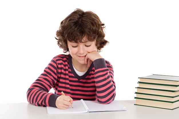 Entzückendes Kindschreiben in der Schule auf einem over white Background