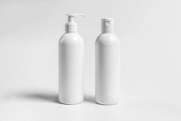 Envases de botellas cosméticas de alta resolución 3D que hacen que la maqueta aislada se ajuste a su elemento de diseño