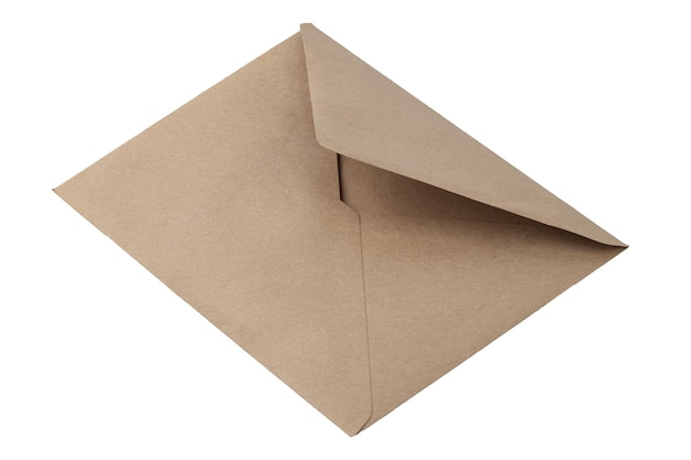 Foto envelope castanho feito de papel kraft isolado sobre um fundo branco