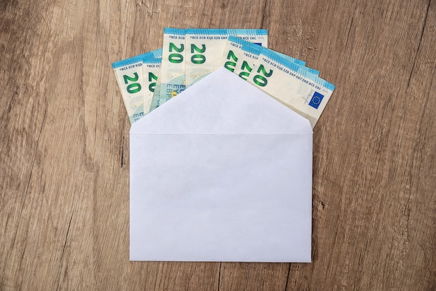 Envelope com notas de euro - close up