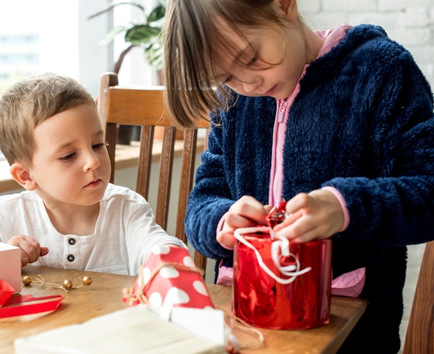 Envoltura infantil presente