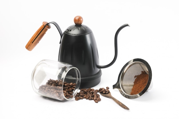 Equipamento de café tradicional, moedor de café, pote, grãos de café.