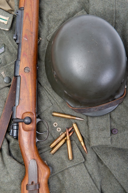 equipamento de campo do exército alemão e rifle