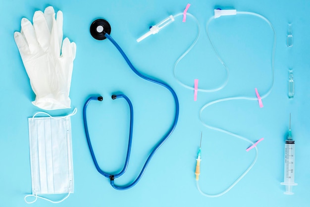 Equipamento médico em fundo azul