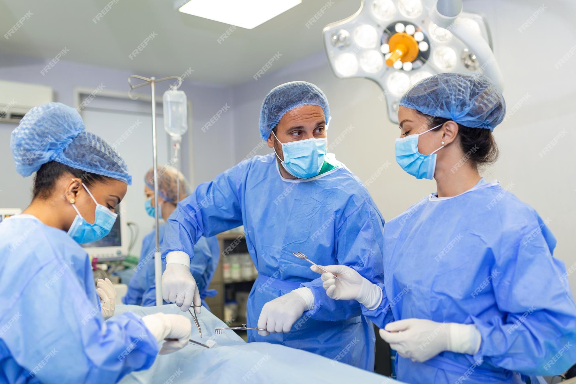 pessoas vestindo uniforme para trabalho de hospital, conjunto de