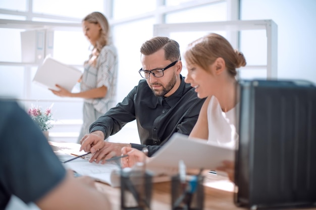 Equipe de negócios em reunião de trabalho no escritório