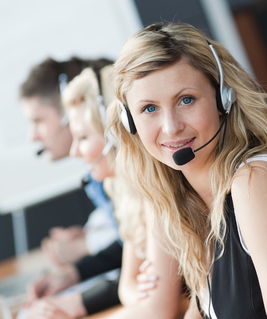 Equipe de negócios em um call center