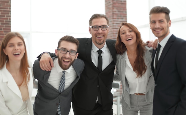 Foto equipe de negócios feliz juntos o conceito de trabalho em equipe