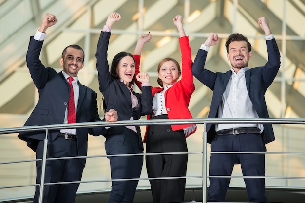 Equipe de pessoas de negócios internacionais de sucesso.