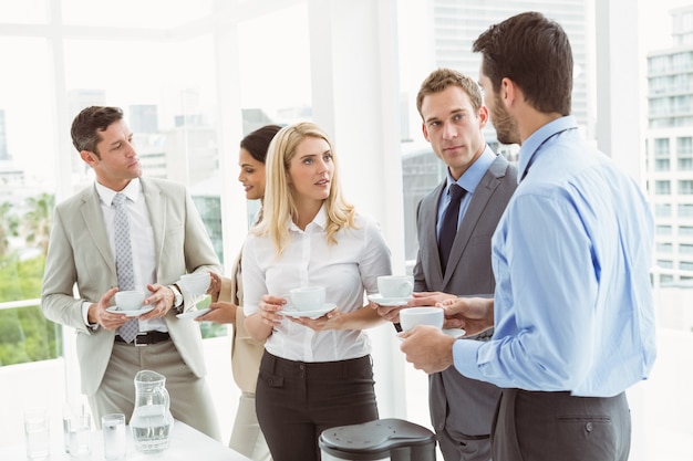 Equipe de trabalho durante o intervalo