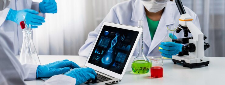 Foto el equipo de investigación de laboratorio avanza en la atención médica con experiencia científica, equipos de laboratorio y software innovador de biotecnología médica que investiga nuevos medicamentos y desarrolla curaspanorama rigid