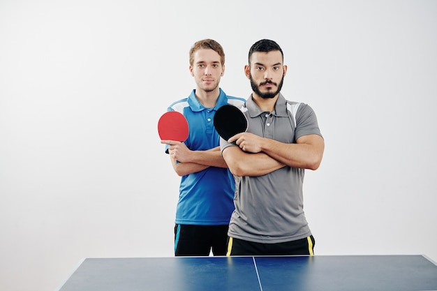 Equipo de jugadores de tenis de mesa