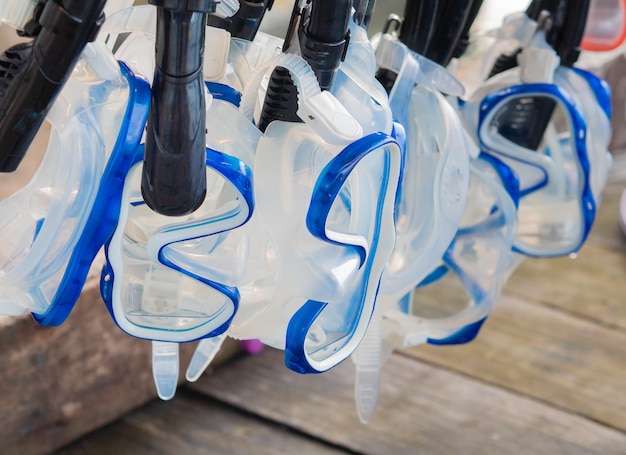 Equipo de máscaras de buceo azul para buceadores.