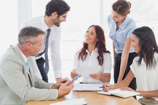 Equipo de negocios en una reunión