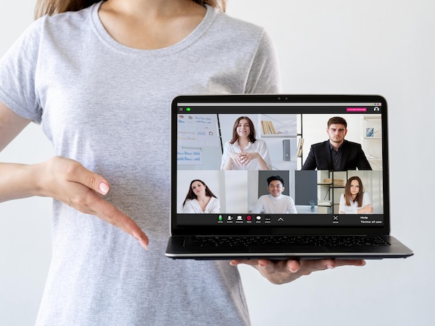 Equipo de reunión de negocios de videoconferencia en pantalla