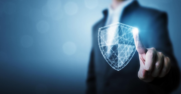 Equipo de seguridad cibernética de la red de protección y seguridad de su concepto de datos Icono de protección de escudo señalador de empresario